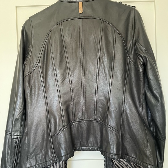 Mackage Fitted Black Leather Moto Jacket - size M - Picture 3 of 12